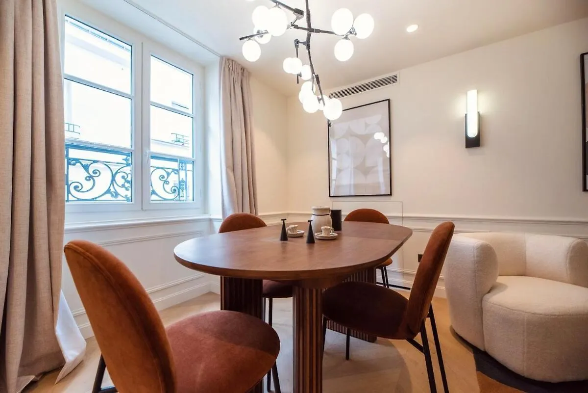 Appartement De Luxe D'Une Chambre A Proximite Du Louvre III Paris France